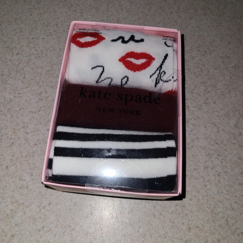 NWT Kate Spade New York 3 Pair Crew Socks Floral Striped Lips - Picture 2 of 9
